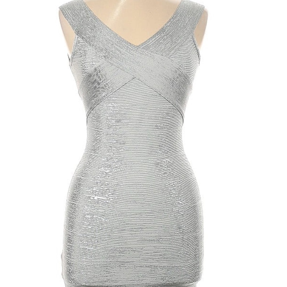 HERVE LEDGER x-small designer brand new with tag attached just worn once.